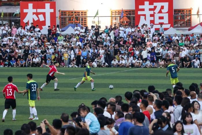 此外几周前也有日本媒体报道称，弗里克与勒夫是浦和红钻的帅位候选，不过这些说法并不属实，赫格莫确定将在明年1月入主。